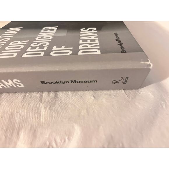 Christian Dior: Designer of Dreams by Florence Müller, Anne Pasternak - Picture 3 of 16